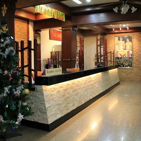 Sri Chumphon Hotel Exteriör bild