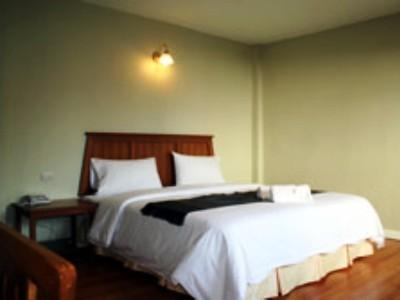 Sri Chumphon Hotel Exteriör bild